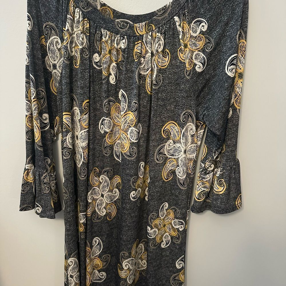 Floral Patterned Dress/Long Shirt with 3/4 inch Bell Sleeves Large
